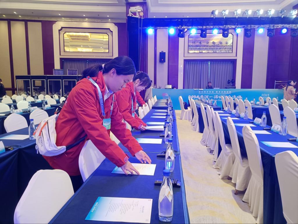 外語(yǔ)橋梁，志愿同行 外國(guó)語(yǔ)學(xué)院師生圓滿完成2024黃河-湄公河交流周口譯與會(huì)務(wù)服務(wù)工作